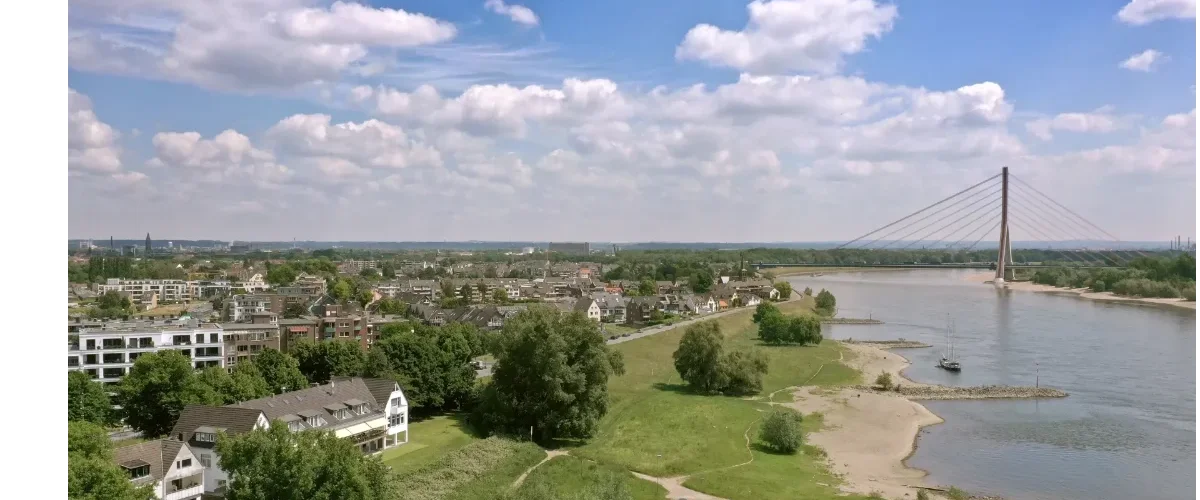 Hotel im Gewerbegebiet in Neuss? Der smarte Weg: Schlafen am Rhein im Düsseldorfer Süden, in 15 Minuten in Neuss